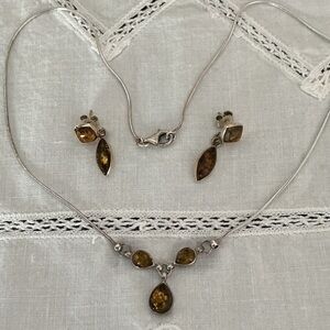 Elegant Silver and amber Jewelry Set